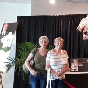 Meet your Posher, Loretta